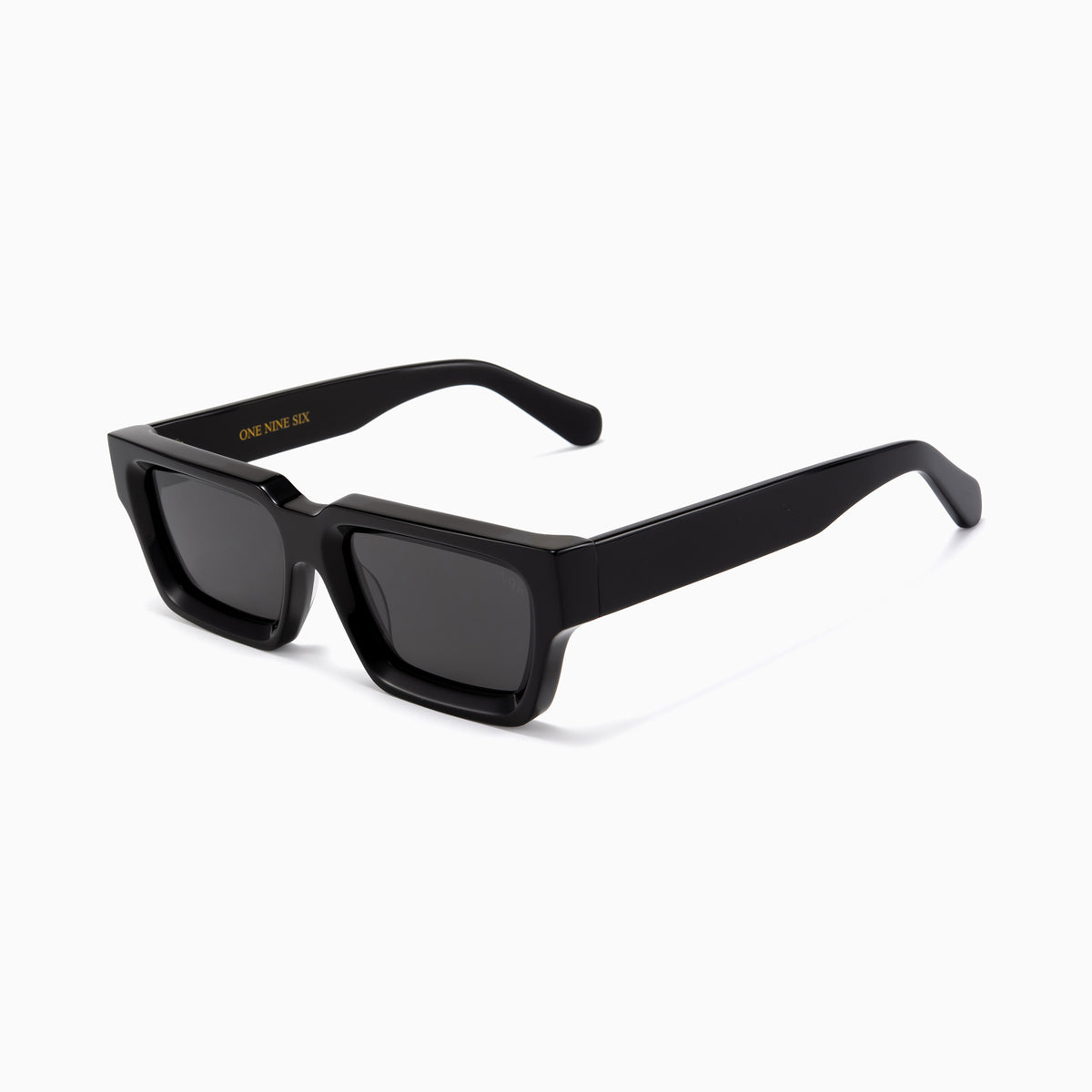 Óculos de sol Itália 196 em perspectiva com lentes pretas